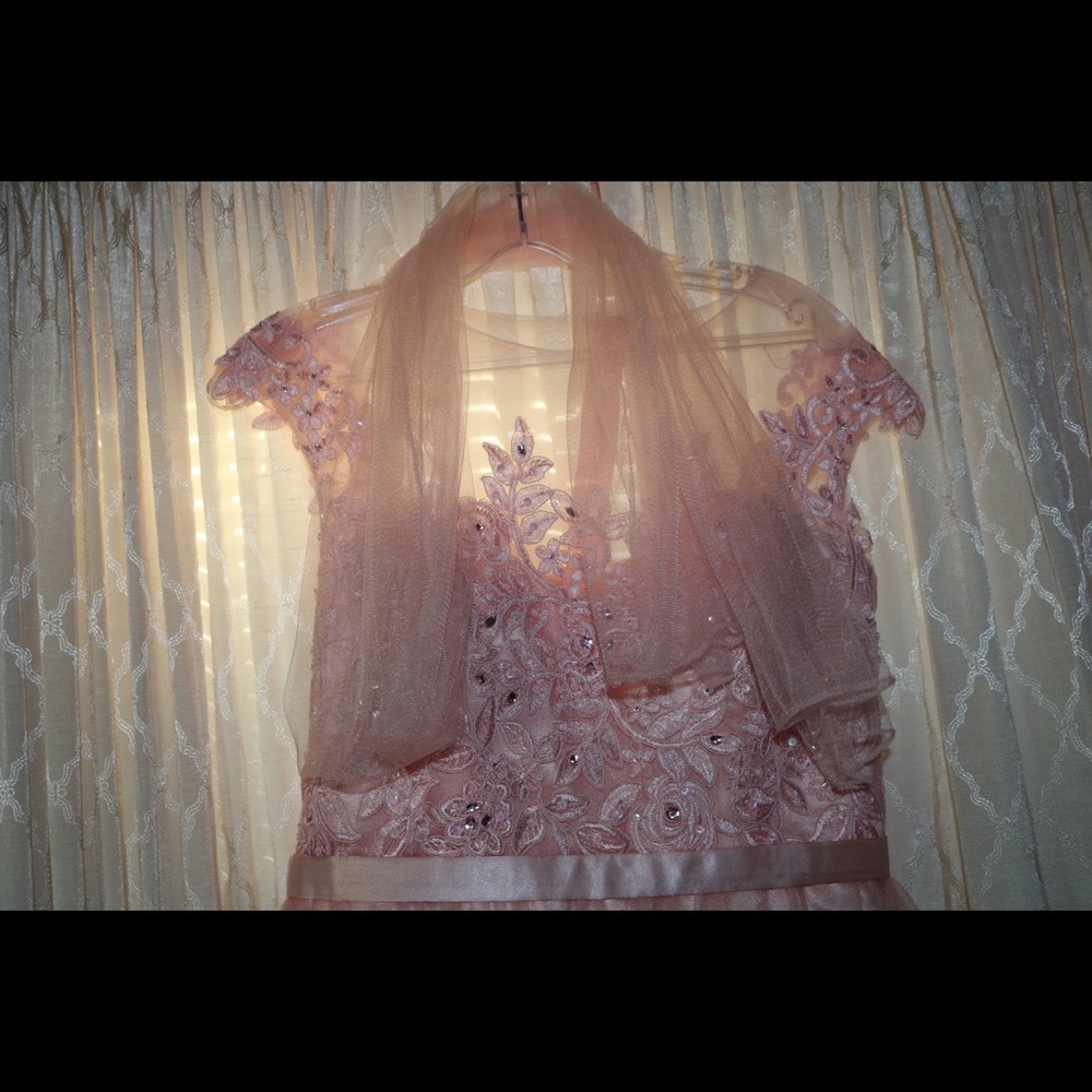 Dress - Picture 5 of 5
